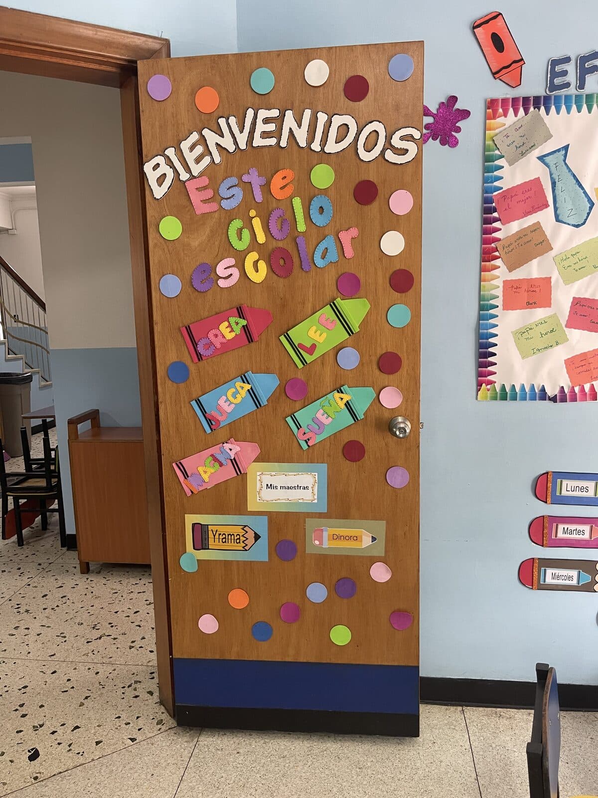 Puerta de aula decorada: Bienvenidos este ciclo escolar
